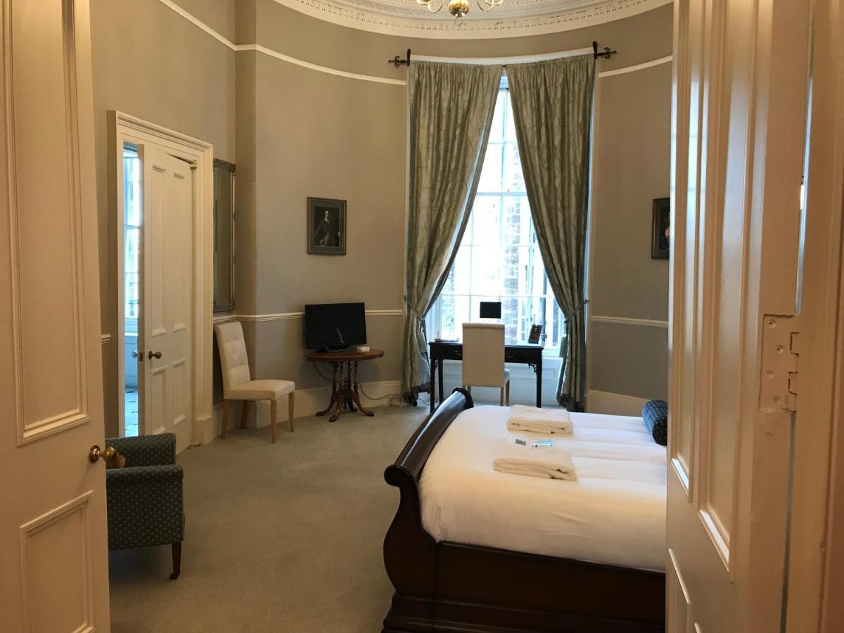 Escape To Edinburgh @ Albyn Place מראה חיצוני תמונה